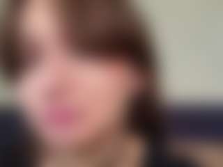 Live cam show with FreedaOrdona - Petite Teen (18+) on Dolls Live