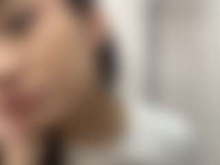 Alice MILF webcam performer live streaming