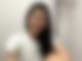 Alice MILF webcam performer live streaming
