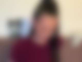 Alice MILF webcam performer live streaming