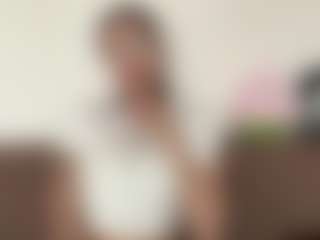 Alice MILF webcam performer live streaming