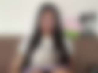 Live cam show with Alice - Skinny MILF on Camsoda