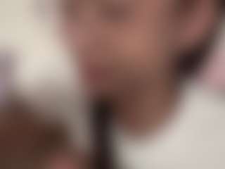 Alice MILF webcam performer live streaming