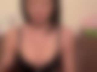 Live cam show with Alice - Brown Eyes Asian on Fit Hotties