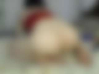 Live cam show with keysiyummy - Tease on Chatstar