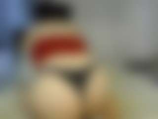 Live cam show with keysiyummy - Tease on SmokeAndPoke