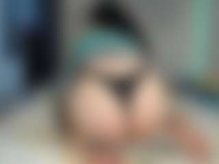 Live cam show with keysiyummy - Tease on Camming Site