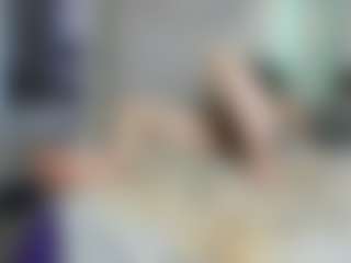 Live cam show with keysiyummy - Small Tits on Big Tits