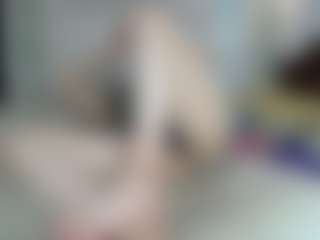 Spettacolo in cam dal vivo con keysiyummy - Tease su Camsoda