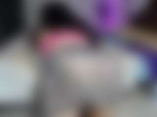 Live cam show with keysiyummy - Tease on CamClone