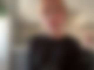 Live cam show with Latashia - Athletic Public on makecum.org