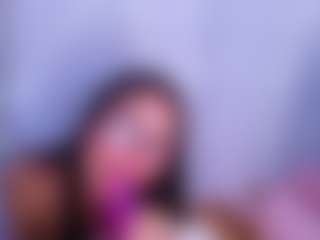Live cam show with MiahRousse - Brown Eyes Brown Hair on TeamSkeetLive