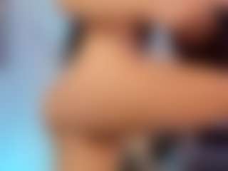Live cam show with Sasha-Wolff - Shaved Pussy Curvy on luckytryst.com