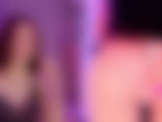Live cam show with StacyHans - Shaved Pussy on Cam Slut
