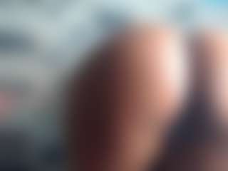 Live cam show with AshleyT2555 - Moaning on liverealitysex.com