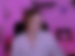 Live cam show with caroline-rose - Green Eyes on Mixed Magazine Live
