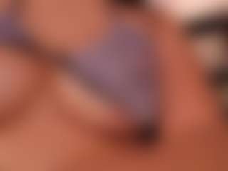 CharlotteCox1's Live Sex Cam Show