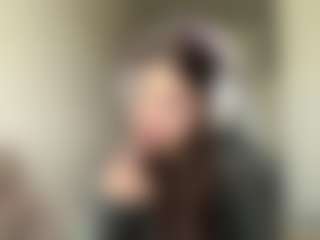 ElidaSchimke's Live Sex Cam Show