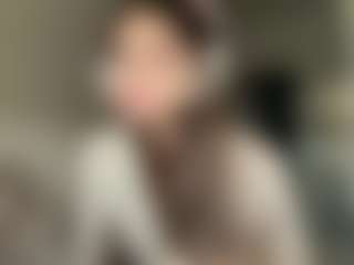 Live cam show with ElidaSchimke - Brown Eyes on Uber Horny