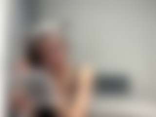Live cam show with ElidaSchimke - Cute on Chatstar