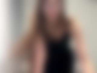 ElidaSchimke's Live Sex Cam Show