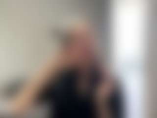 Live cam show with ElidaSchimke - Joi on Chatstar