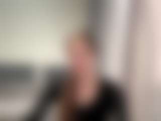 ElidaSchimke's Live Sex Cam Show