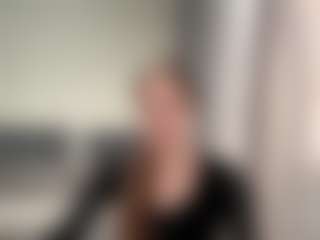 ElidaSchimke's Live Sex Cam Show