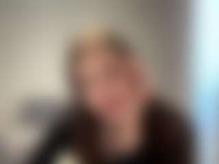 ElidaSchimke's Live Sex Cam Show