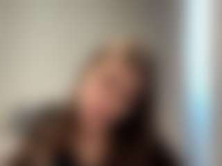 ElidaSchimke's Live Sex Cam Show