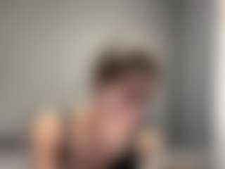 Live cam show with ElidaSchimke - Red Hair College on SmokeAndPoke