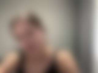 Live cam show with ElidaSchimke - Thin on SxyPornLive