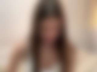 Live cam show with ElidaSchimke - Innocent on Camming Site