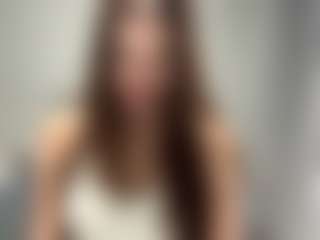 Live cam show with ElidaSchimke - Innocent on Dare Cams