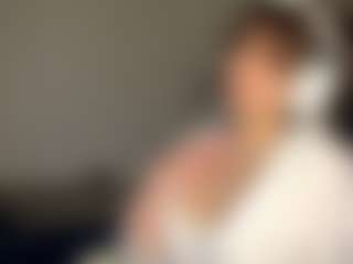 Live cam show with EloiseAhart - Joi on Livezox
