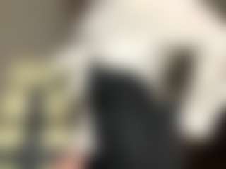 Live cam show with EloiseAhart - Strip on StripNow