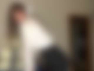 Live cam show with EloiseAhart - Lean on Camsoda