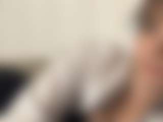 Live cam show with EloiseAhart - Bedroom on Camsoda
