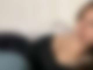 Live cam show with EloiseAhart - Hidden Cam on Camsoda