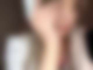 Live cam show with EloiseAhart - Smoking on Camsoda