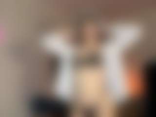 Live cam show with EloiseAhart - Ass Clapping on Free Soda