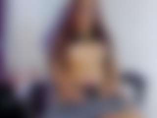 Live cam show with gigii79 - Average on Camsoda