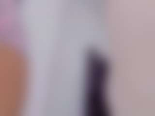 Live cam show with gigii79 - Facial on Camsoda