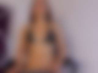 Live cam show with gigii79 - Submissive on StripNow