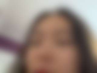 Live cam show with Camila - Petite Teen (18+) on sexylive.show