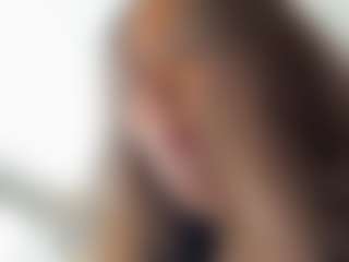 Live cam show with Alma - Lush Brown Hair on Mixed Magazine Live