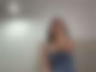 Live cam show with Alma - Public on Soda Cam