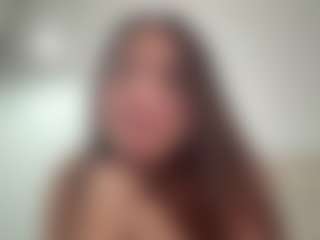 Live cam show with Alma - Facial on https://playwithruby.com