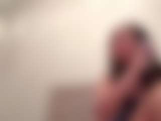 Live cam show with Alma - Gagging on Camsoda