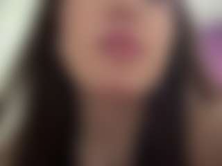 Live cam show with Alma - Public Brown Hair on ObeyMaria